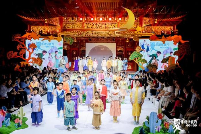 非遺華夏秀現(xiàn)場(chǎng) 中國(guó)工藝美術(shù)館、中國(guó)非物質(zhì)文化遺產(chǎn)館供圖