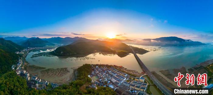 溪邳村背山靠海，風(fēng)光旖旎。(資料圖) 吳慶堂 攝